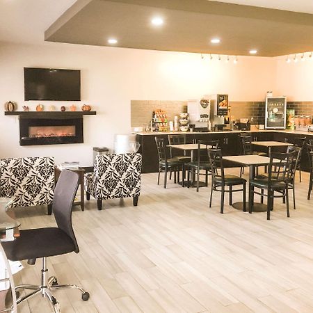 Quality Inn & Suites Lincoln Near I-55 Ngoại thất bức ảnh