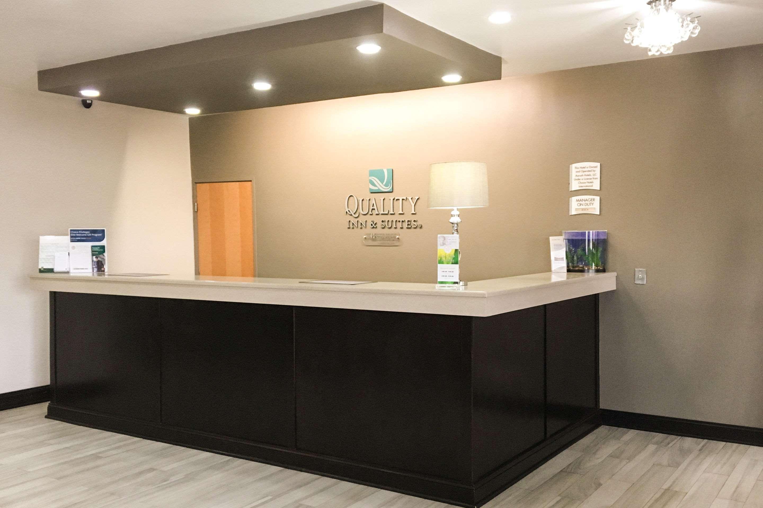 Quality Inn & Suites Lincoln Near I-55 Ngoại thất bức ảnh