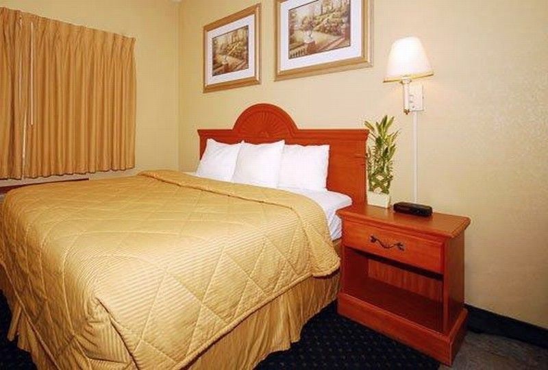 Quality Inn & Suites Lincoln Near I-55 Ngoại thất bức ảnh
