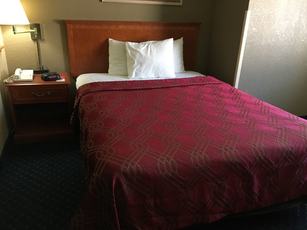 Quality Inn & Suites Lincoln Near I-55 Ngoại thất bức ảnh