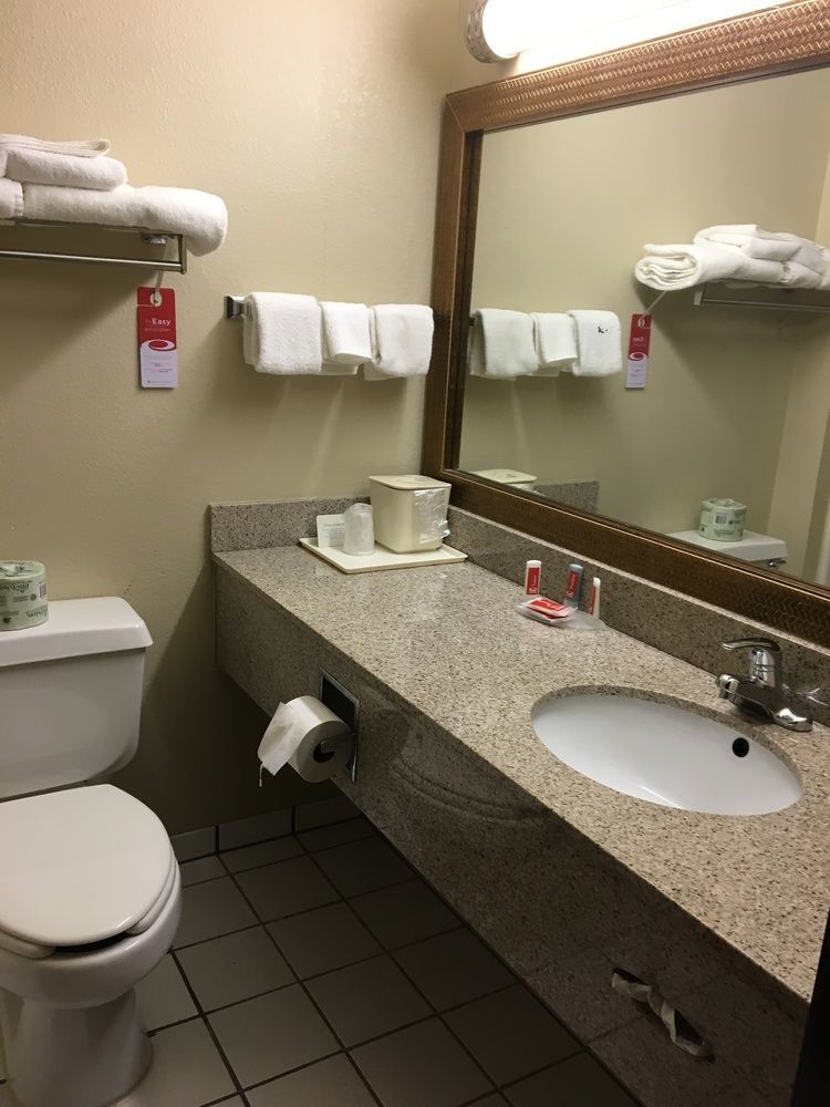 Quality Inn & Suites Lincoln Near I-55 Ngoại thất bức ảnh
