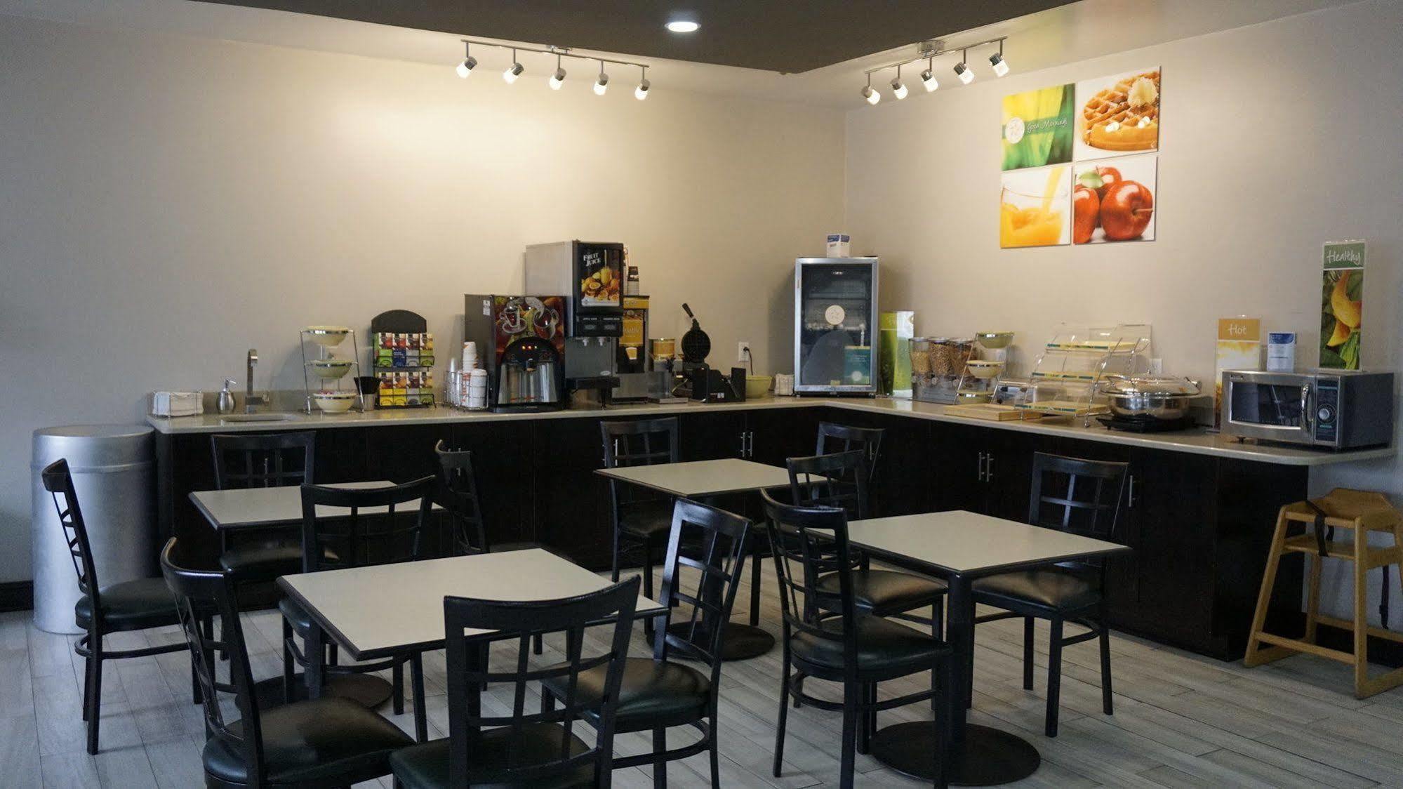 Quality Inn & Suites Lincoln Near I-55 Ngoại thất bức ảnh