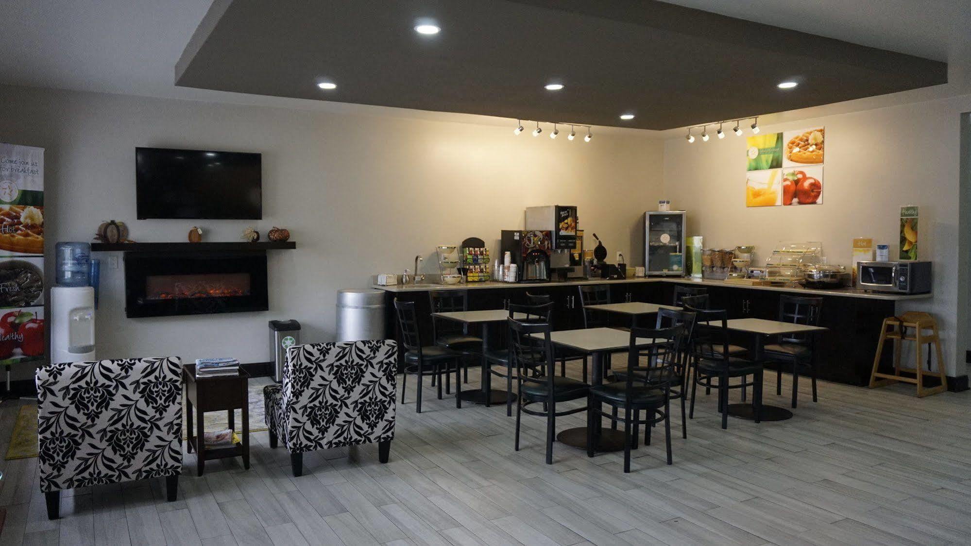 Quality Inn & Suites Lincoln Near I-55 Ngoại thất bức ảnh